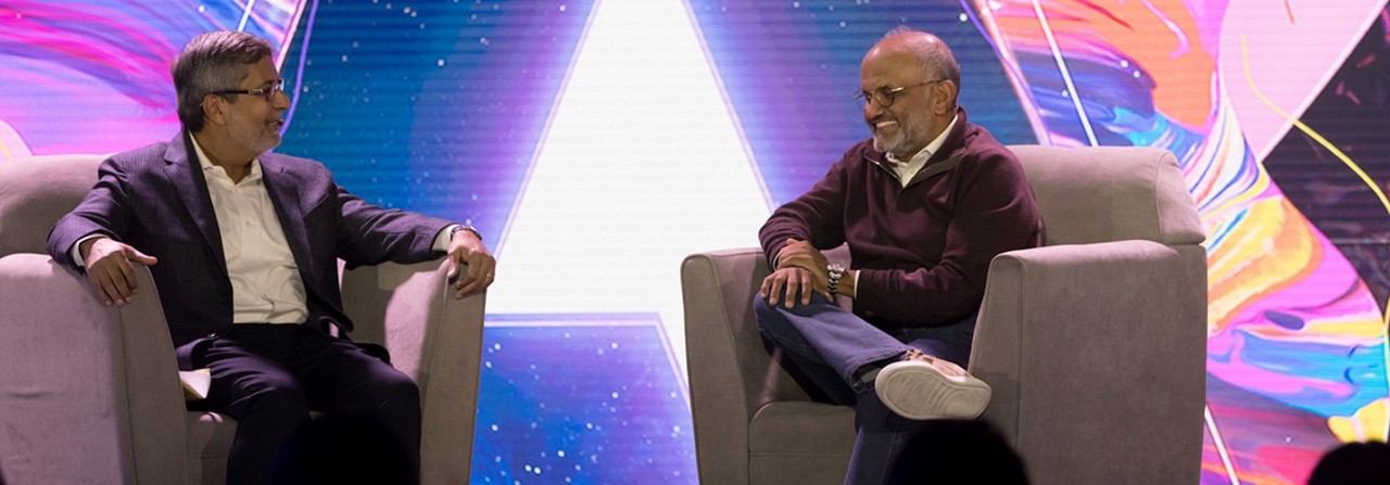 Sanjay Mehrotra speaking with guest