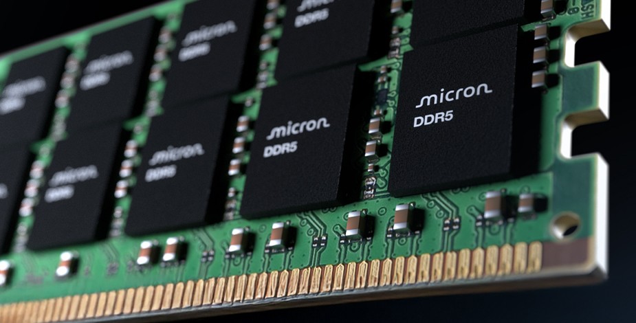 Close-up front view of a DDR5 SDRAM component